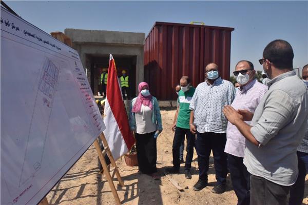 محافظ أسيوط يتفقد أعمال انشاء مشروع صرف صحى المسعودى