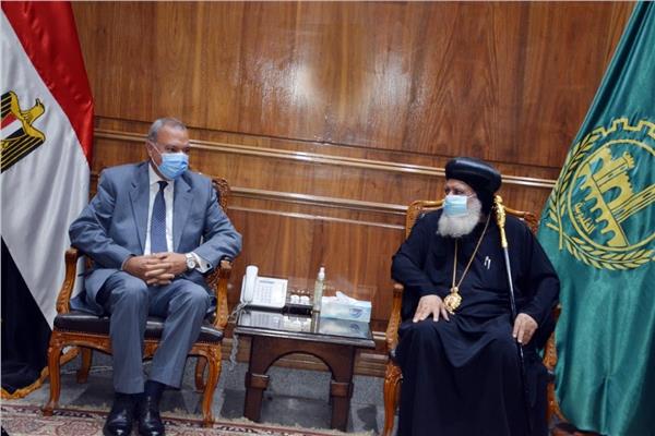 نيافة الأنبا بطرس أسقف شبين القناطر ووفد كنسي يزورون اللواء عبد الحميد الهجان محافظ القليوبية 