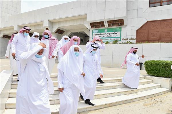 وزير الشؤون الإسلامية يتفقد مسجد التنعيم
