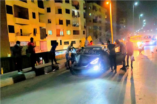 حادث تصادم بين ملاكي وميكروباص أعلى الدائري بالجيزة