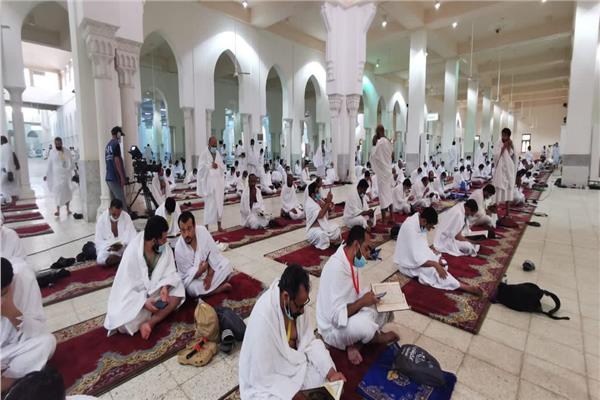وصول حجاج بيت الله الحرام  صباح اليوم التاسع من ذي الحجة إلى مشعر عرفة