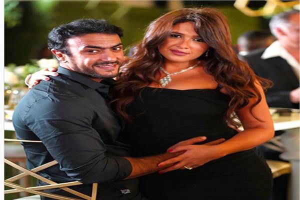 ياسمين عبدالعزيز وزوجها أحمد العوضي