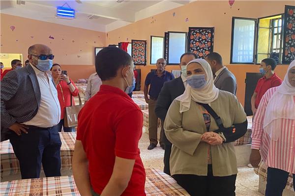 وزيرة التضامن الاجتماعي خلال تتفقدها المؤسسة العقابية بالمرج 