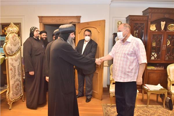 محافظ أسيوط يستقبل أساقفة ورؤساء الطوائف المسيحية بالمحافظة للتهنئة بحلول عيد الاضحى المبارك 