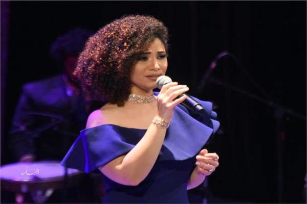 المطربة نسمة محجوب