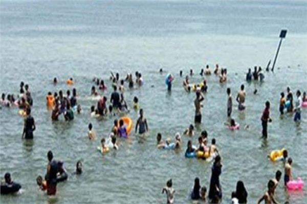 إقبال كبير على شواطئ الإسماعيلية وفايد 