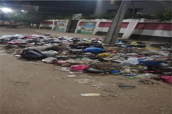 مدارس السلام  بزفتى بالغربيه محاصر بالقمامة