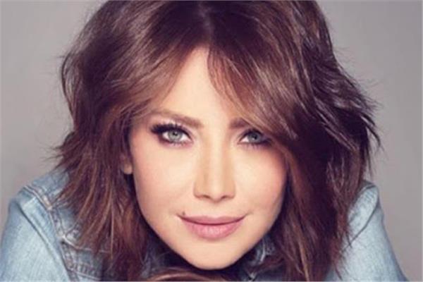 الفنانة سلافة معمار