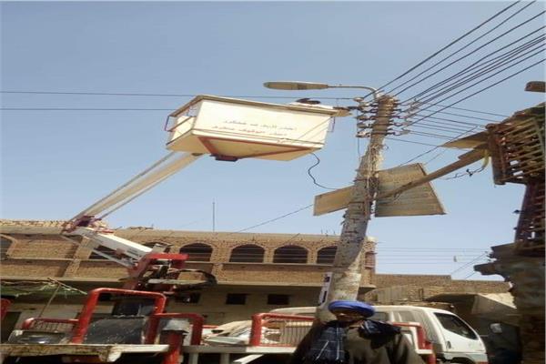صيانة أعمدة وكشافات بالمنيا 