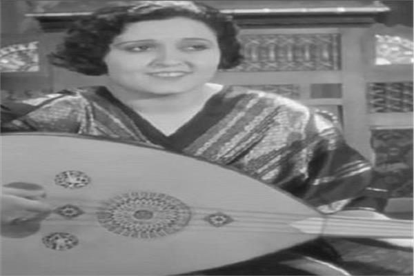 المطربة نادرة