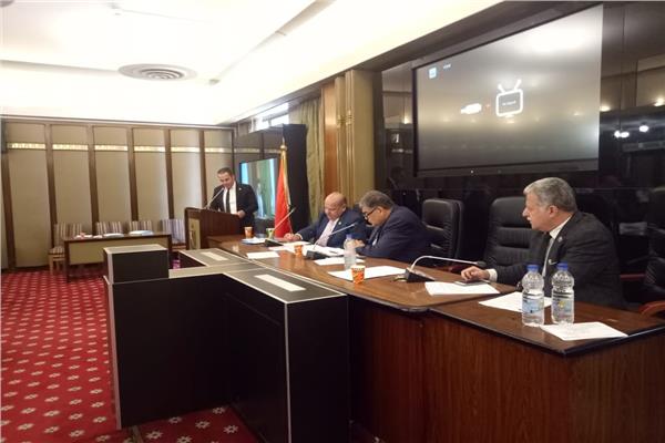 صورة من اجتماع اللجنة