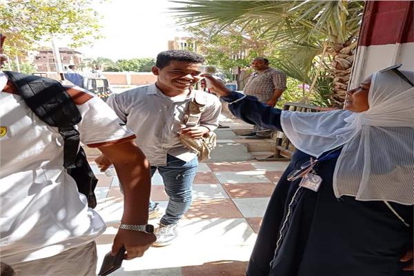 طلاب الثانوية العمة