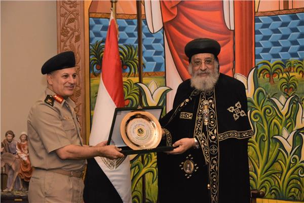 قداسة البابا تواضروس يستقبل مدير جمعية المحاربين القدماء