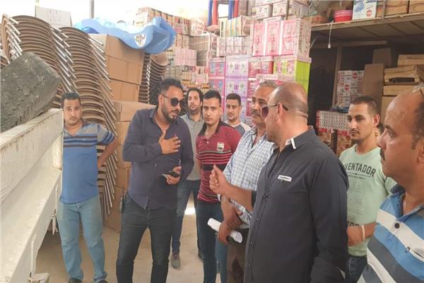 حملة للتصدي للمخازن المخالفة أسفل العقارات في الطالبية بالجيزة