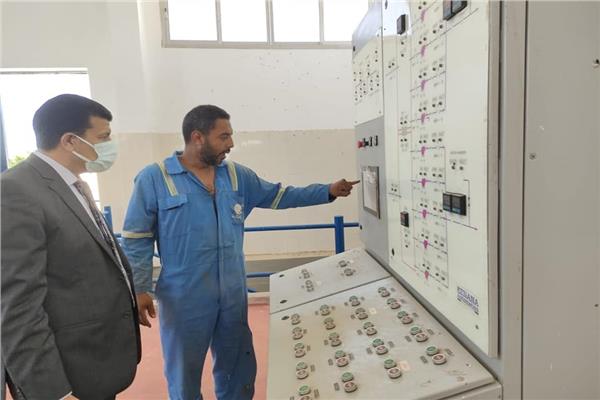 المهندس أحمد إبراهيم أنور خلال تفقده لأعمال الصيانة