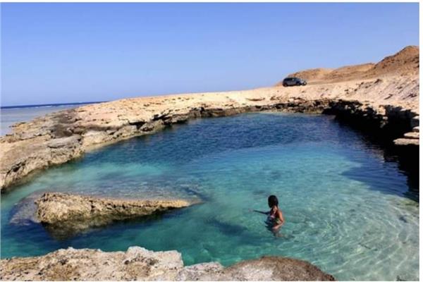  "حمام سباحة" بمنطقة النيزك بمرسى علم 