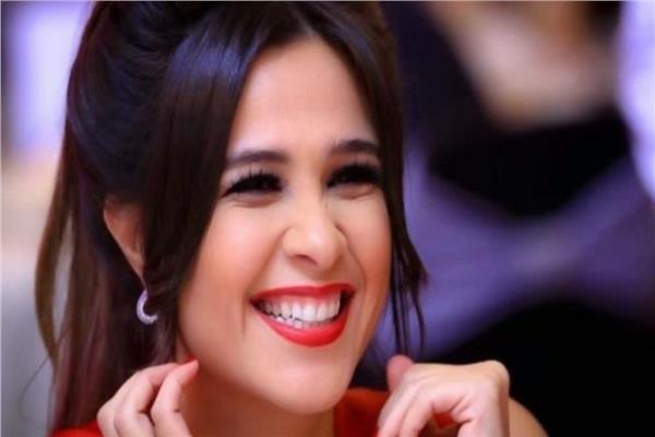 الفنانه ياسمين عبد العزيز