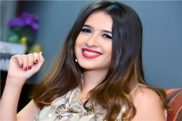  ياسمين عبد العزيز