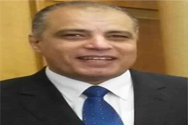  الدكتور علاء عزوز رئيس قطاع الارشاد الزراعي