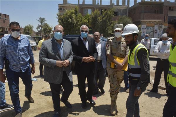 محافظ الجيزة يتفقد مشروعات مبادرة حياه كريمة فى مركز ومدينة الصف