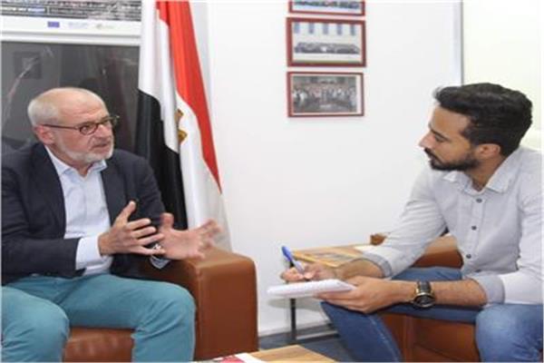  لوران دي بورك رئيس منظمة الهجرة الدولية بمصر مع محرر "بوابة أخبار اليوم"