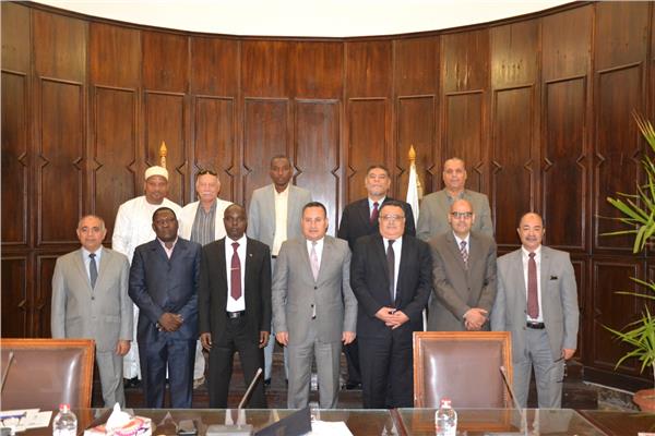 رئيس جامعة الإسكندرية خلال لقائه بوفد دولة تشاد