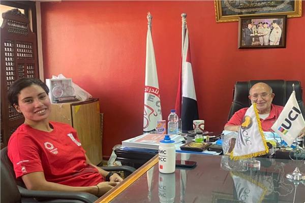 إبتسام زايد  نجمة المنتخب الوطني للدراجات