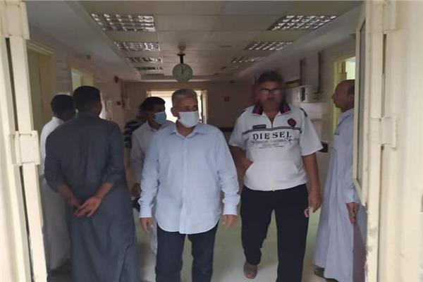 رئيس مدينه سيوة يتفقد المستشفى المركزي للاطمئنان على الخدمات الطبية 