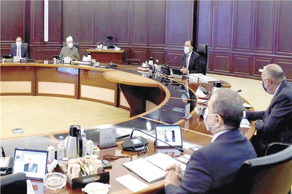 د.مصطفى مدبولى خلال رئاسته اجتماع مجلس الوزراء