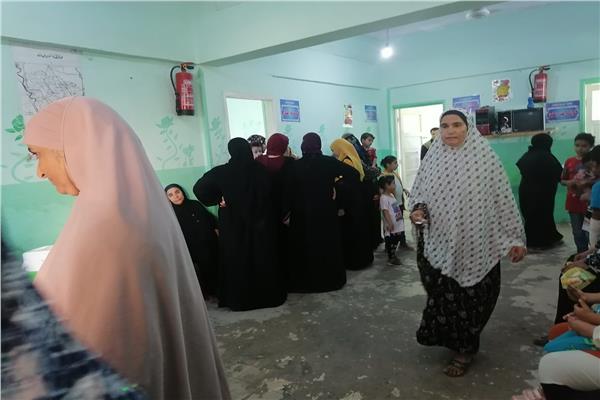 الكشف المجاني على 600 حالة بقافلة علاجية بالمنوفية