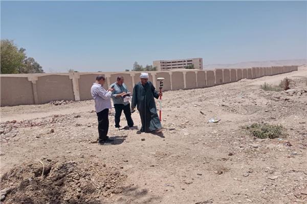 معاينة قطع الأراضي   لإقامة عمارات سكنية بقرى " حياة كريمة "