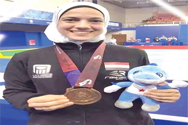 «الملاك هداية»: تشجيع وفرحة المصريين .. نستنى تعب السنين
