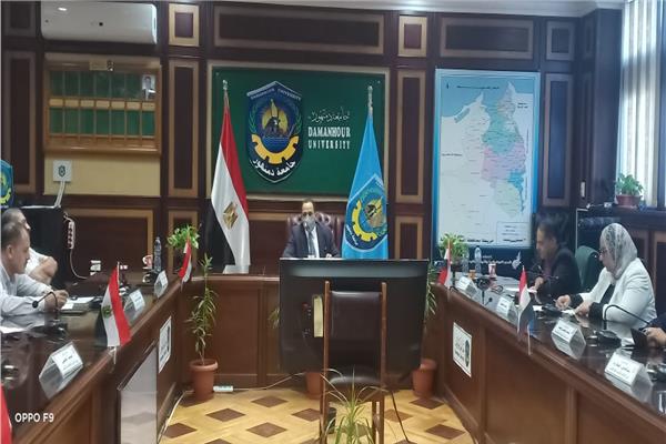 رئيس جامعة دمنهور  وضع خطة بحثية مجتمعية بكل كلية مبنية عالإستبيانات