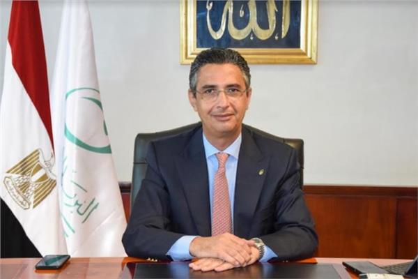  الدكتور شريف محمد فاروق رئيس هيئة البريد