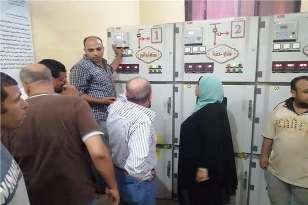 رئيس" كهرباء القناة "يتابع  إجراءات الاستجابة لشكاوى المواطنين بجنوب الشرقية