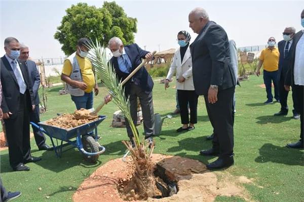 محافظ الوادي الجديد يستقبل رئيس الأكاديمية العربية للعلوم والتكنولوجيا والنقل البحري 