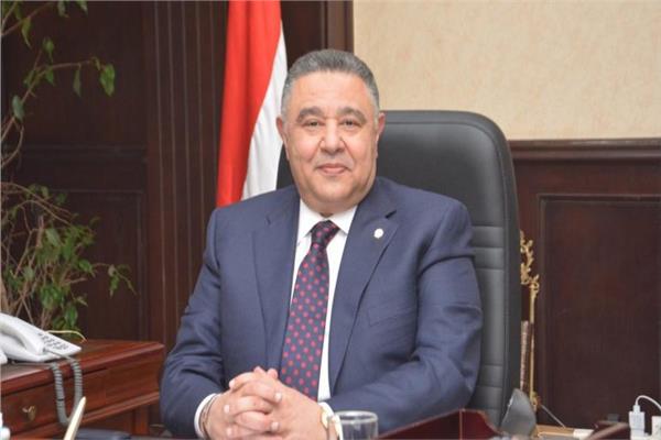  اللواء عمر حنفي محافظ البحر الأحمر