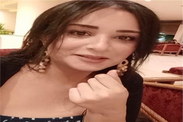 المذيعة آلاء عبد العزيز