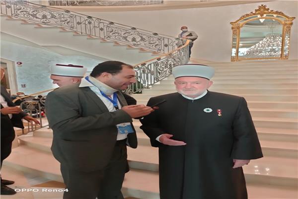  مفتي البوسنة والهرسك مع محرر "بوابة أخبار اليوم" 