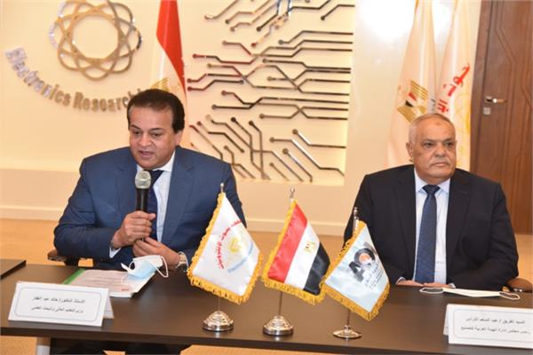 الدكتور "خالد عبد الغفار" وزير التعليم العالي والفريق"عبد المنعم التراس" رئيس الهيئة العربية للتصنيع