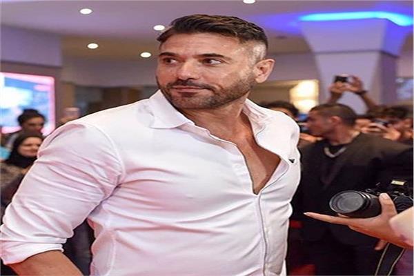  الفنان أحمد عز
