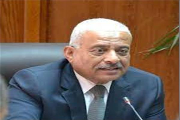 اللواء عبدالمجيد صقر محافظ السويس 