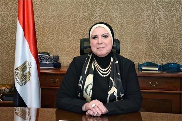  نيفين جامع وزيرة التجارة والصناعة