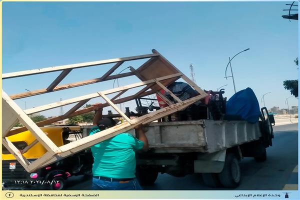 ضبط ١١٨ حالة إشغال فى حملات مكبرة  بحي شرق الاسكندرية