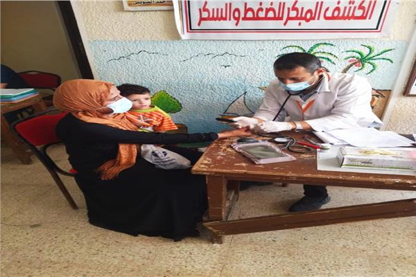 توقيع الكشف الطبى بالمجان على ١٣٣٤ مواطن بالسواحل