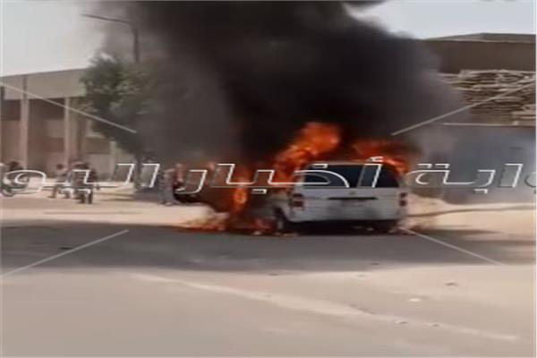 بوابة أخبار اليوم تنشر فيديو لحظة اشتعال سيارة ميكروباص بالجيزة