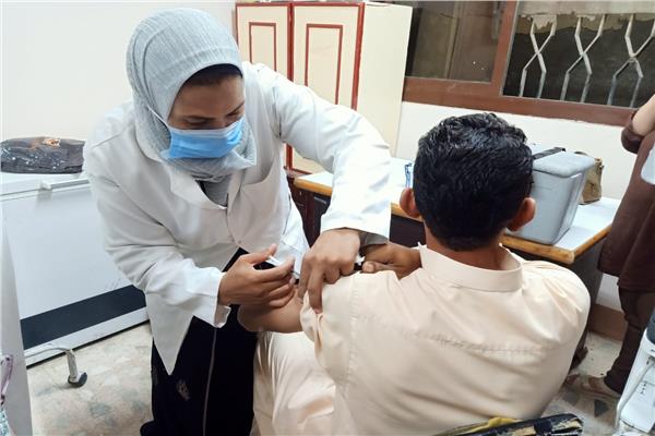 انتشار الفرق الطبية المتحركة بالشرقية للتطعيم الجماعى بلقاح كورونا 