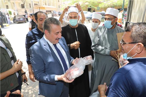 محافظ المنوفية يتفقد الدفعة السادسة لمشروع صكوك الأضاحي لتوزيعها على الأسر الأولى بالرعاية