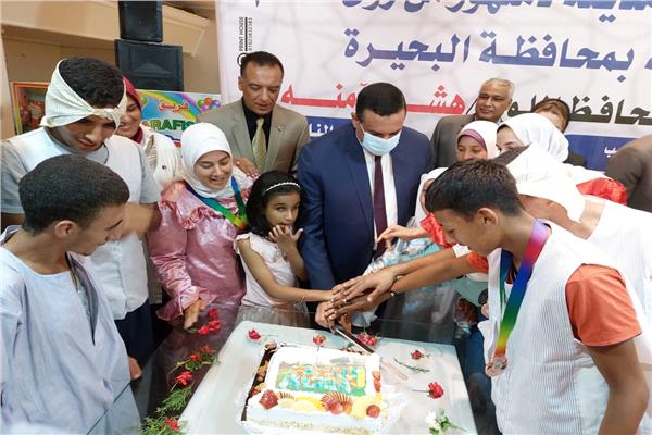 محافظ البحيرة  يكرم 17 طفل من ذوى الهمم