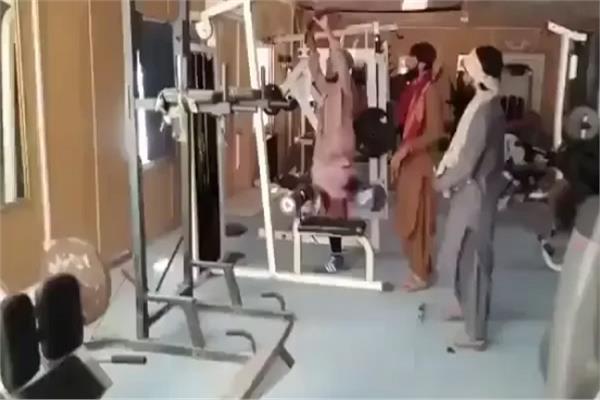 أعضاء طالبان في الجيم